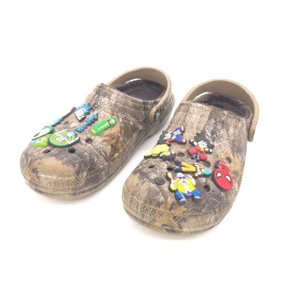 Crocs Realtree Camo Fleece Lined Clogs Men's Size 8 Jibbitz Charms Rick & Morty